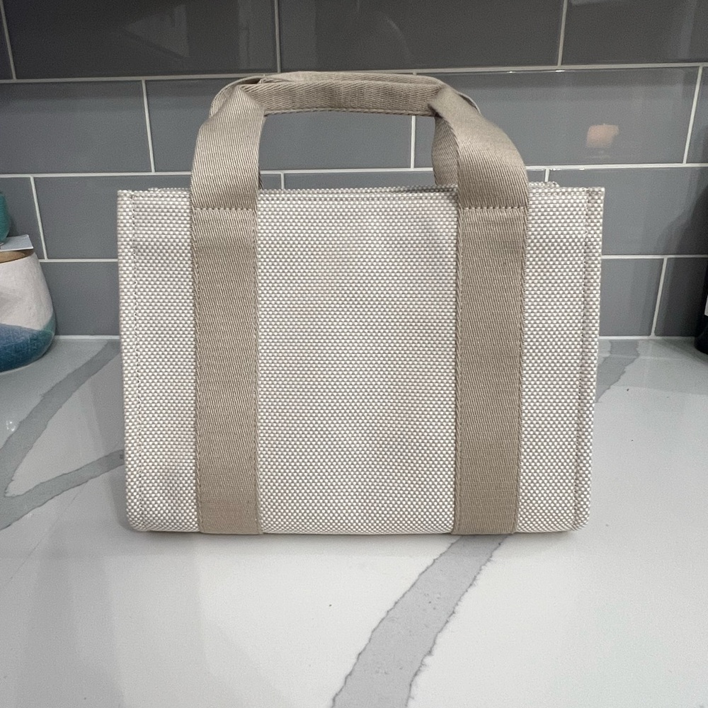 Lululemon-two tone mini tote bag-4.5L - Picture 3 of 4